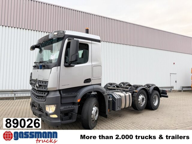 Mercedes-Benz Arocs 2542 L 6x2/4, Vorlauflenk-/liftachse, - Camión chasis: foto 1 Mercedes-Benz Arocs 2542 L 6x2/4, Vorlauflenk-/liftachse, - Camión chasis: foto 1