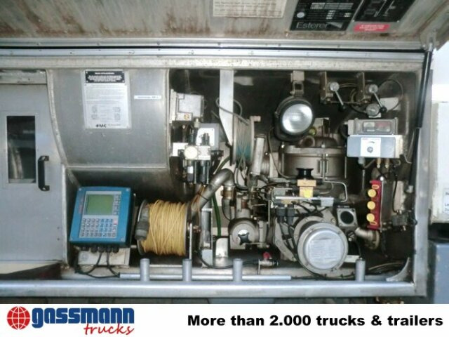 Mercedes-Benz SK 1824 L 4x2, Esterer Tankaufbau ca. 13.100l, 2 - Camión cisterna: foto 2 Mercedes-Benz SK 1824 L 4x2, Esterer Tankaufbau ca. 13.100l, 2 - Camión cisterna: foto 2