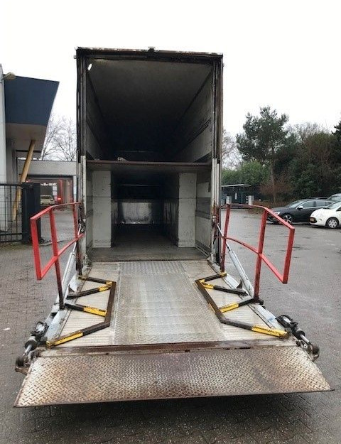 Langendorf Doppeldecker-Rennanhänger mit Hebebühne - Semirremolque caja cerrada: foto 4 Langendorf Doppeldecker-Rennanhänger mit Hebebühne - Semirremolque caja cerrada: foto 4