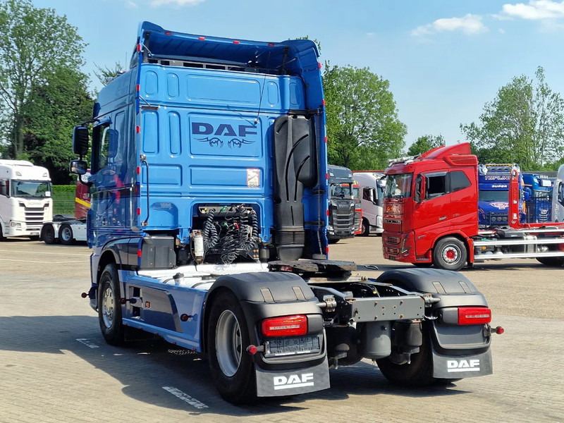 DAF XF 530 SpaceCab 4x2 - Night clima - Full spoiler - PTO Prep - Light bar - Cabeza tractora: foto 5 DAF XF 530 SpaceCab 4x2 - Night clima - Full spoiler - PTO Prep - Light bar - Cabeza tractora: foto 5