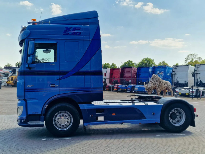 DAF XF 530 SpaceCab 4x2 - Night clima - Full spoiler - PTO Prep - Light bar - Cabeza tractora: foto 4 DAF XF 530 SpaceCab 4x2 - Night clima - Full spoiler - PTO Prep - Light bar - Cabeza tractora: foto 4