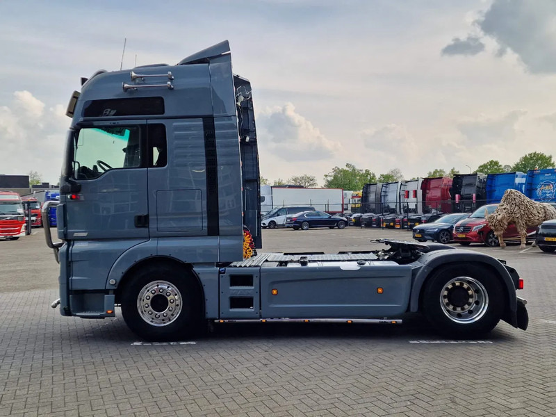 MAN TGX 18.580 4x2 XL - Retarder - PTO/Hydraulic - Night clima - Full spoiler - Alloy wheels - Cabeza tractora: foto 4 MAN TGX 18.580 4x2 XL - Retarder - PTO/Hydraulic - Night clima - Full spoiler - Alloy wheels - Cabeza tractora: foto 4