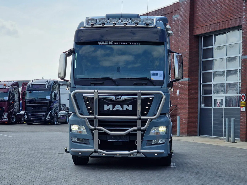 MAN TGX 18.580 4x2 XL - Retarder - PTO/Hydraulic - Night clima - Full spoiler - Alloy wheels - Cabeza tractora: foto 2 MAN TGX 18.580 4x2 XL - Retarder - PTO/Hydraulic - Night clima - Full spoiler - Alloy wheels - Cabeza tractora: foto 2