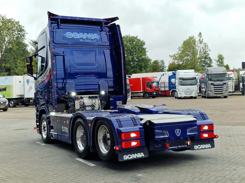 Scania 770S V8 NGS Highline 6x2 - Show truck - Special paint - Custom interior - Retarder - Full air - Night clima - Cabeza tractora: foto 5 Scania 770S V8 NGS Highline 6x2 - Show truck - Special paint - Custom interior - Retarder - Full air - Night clima - Cabeza tractora: foto 5