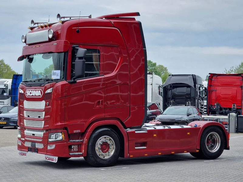 Scania S500 NGS Highline 4x2 - Retarder - Night clima - Full air - Custom interior - Full spoiler - 2 tank - Cabeza tractora: foto 3 Scania S500 NGS Highline 4x2 - Retarder - Night clima - Full air - Custom interior - Full spoiler - 2 tank - Cabeza tractora: foto 3