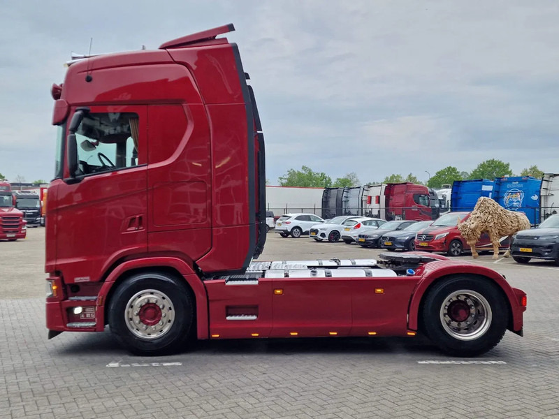 Scania S500 NGS Highline 4x2 - Retarder - Night clima - Full air - Custom interior - Full spoiler - 2 tank - Cabeza tractora: foto 4 Scania S500 NGS Highline 4x2 - Retarder - Night clima - Full air - Custom interior - Full spoiler - 2 tank - Cabeza tractora: foto 4