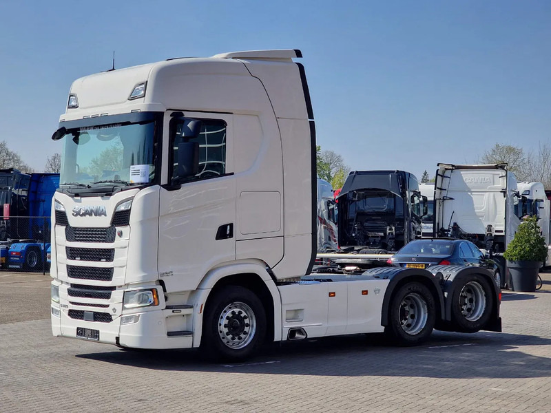 Scania S580 V8 NGS Highline 6x2 - Retarder - Full air - 3.15 WB - Navi - Led - Cabeza tractora: foto 3 Scania S580 V8 NGS Highline 6x2 - Retarder - Full air - 3.15 WB - Navi - Led - Cabeza tractora: foto 3