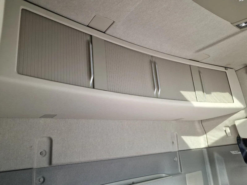 Cabeza tractora Volvo FH 13.500 Globetrotter 4x2 - I parkcool - Full air - Low KM 347Tkm - Fridge: foto 17