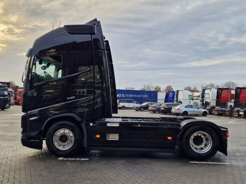 Volvo FH 13.500 Globetrotter XL 4x2 - NEW - Full spec - I parkcool - Full air - - Cabeza tractora: foto 3 Volvo FH 13.500 Globetrotter XL 4x2 - NEW - Full spec - I parkcool - Full air - - Cabeza tractora: foto 3