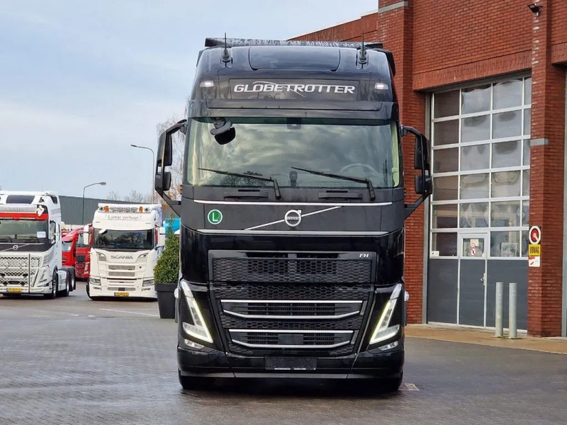 Volvo FH 13.500 Globetrotter XL 4x2 - NEW - Full spec - I parkcool - Full air - - Cabeza tractora: foto 2 Volvo FH 13.500 Globetrotter XL 4x2 - NEW - Full spec - I parkcool - Full air - - Cabeza tractora: foto 2