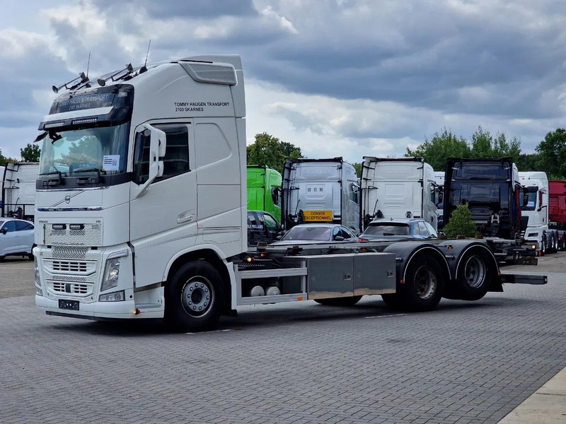 Volvo FH 13.500 Globetrotter XL 6x2 - BDF - Retarder - I parkcool - Full air - 4.90 WB - Camión portacontenedore/ Intercambiable: foto 3 Volvo FH 13.500 Globetrotter XL 6x2 - BDF - Retarder - I parkcool - Full air - 4.90 WB - Camión portacontenedore/ Intercambiable: foto 3