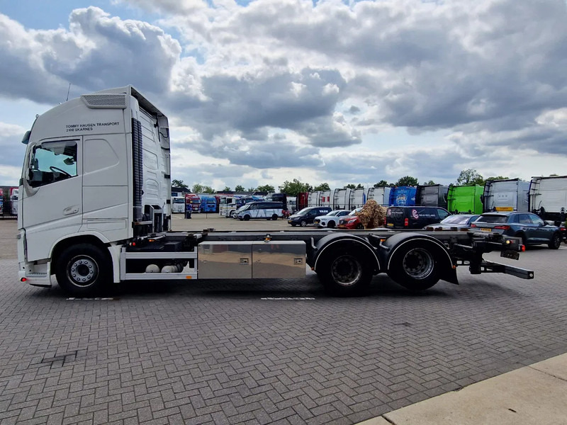 Volvo FH 13.500 Globetrotter XL 6x2 - BDF - Retarder - I parkcool - Full air - 4.90 WB - Camión portacontenedore/ Intercambiable: foto 4 Volvo FH 13.500 Globetrotter XL 6x2 - BDF - Retarder - I parkcool - Full air - 4.90 WB - Camión portacontenedore/ Intercambiable: foto 4