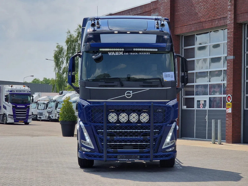 Volvo FH 13.540 Globetrotter XL 6x2 - Retarder - Full air - 4.60 WB - I shift dual clutch - Camión chasis: foto 2 Volvo FH 13.540 Globetrotter XL 6x2 - Retarder - Full air - 4.60 WB - I shift dual clutch - Camión chasis: foto 2