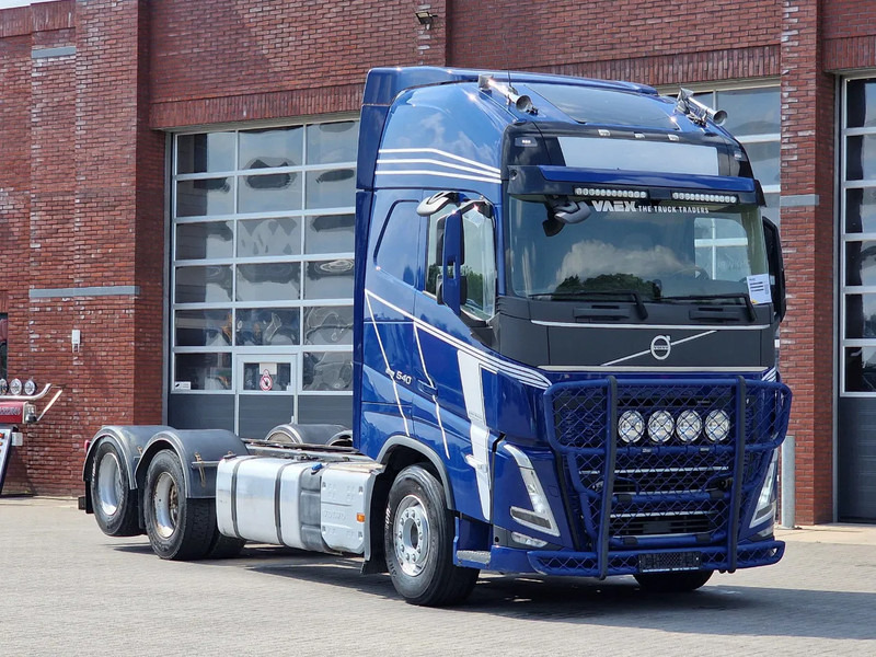 Volvo FH 13.540 Globetrotter XL 6x2 - Retarder - Full air - 4.60 WB - I shift dual clutch - Camión chasis: foto 1 Volvo FH 13.540 Globetrotter XL 6x2 - Retarder - Full air - 4.60 WB - I shift dual clutch - Camión chasis: foto 1