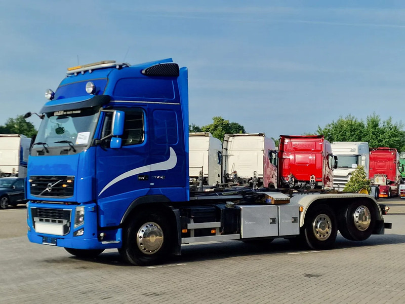 Volvo FH 16.700 Globetrotter 6x2*4 - Palfinger T20 Hook - Retarder - Steering axle - Camión multibasculante: foto 5 Volvo FH 16.700 Globetrotter 6x2*4 - Palfinger T20 Hook - Retarder - Steering axle - Camión multibasculante: foto 5