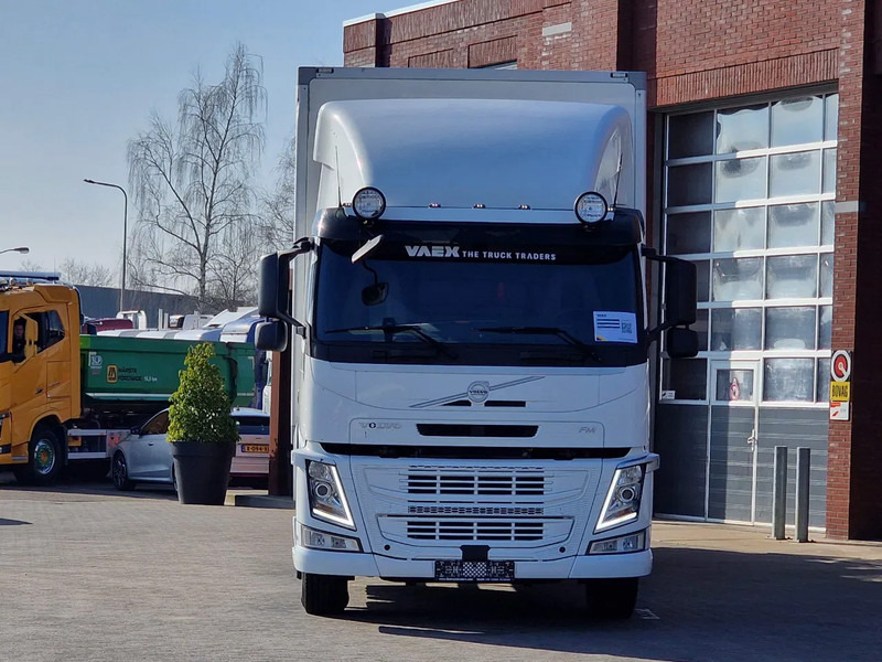 Volvo FM 330 4x2 - Carrier MT 18 Frigo - Loadlift - Full air - Sleepercab - Camión frigorífico: foto 2 Volvo FM 330 4x2 - Carrier MT 18 Frigo - Loadlift - Full air - Sleepercab - Camión frigorífico: foto 2