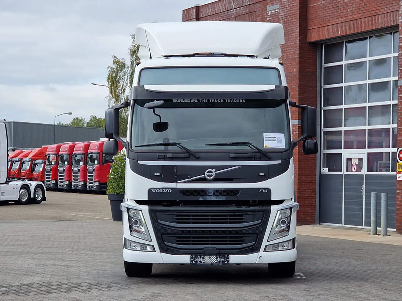 Volvo FM 380 Globetrotter 6x2 Chassis - Loadlift - 4.90 WB - Full air - Low KM - Camión chasis: foto 2 Volvo FM 380 Globetrotter 6x2 Chassis - Loadlift - 4.90 WB - Full air - Low KM - Camión chasis: foto 2