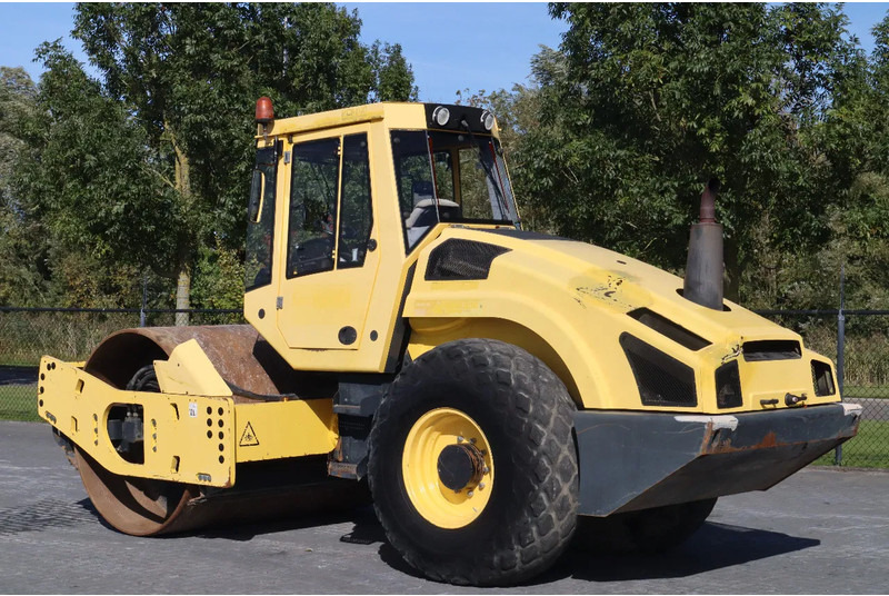 Bomag BW213 D-4 | LOW HOURS! | EVIB | GOOD CONDITION - Rodillo: foto 3 Bomag BW213 D-4 | LOW HOURS! | EVIB | GOOD CONDITION - Rodillo: foto 3