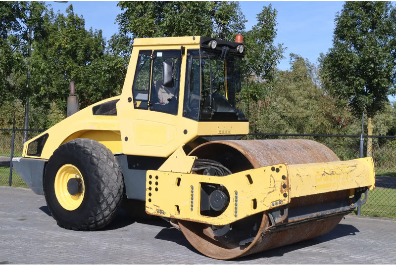 Bomag BW213 D-4 | LOW HOURS! | EVIB | GOOD CONDITION - Rodillo: foto 5 Bomag BW213 D-4 | LOW HOURS! | EVIB | GOOD CONDITION - Rodillo: foto 5