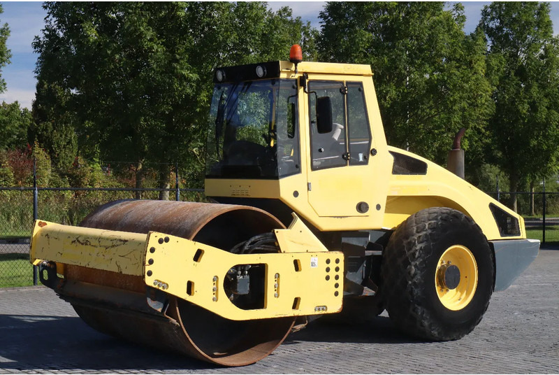 Bomag BW213 D-4 | LOW HOURS! | EVIB | GOOD CONDITION - Rodillo: foto 2 Bomag BW213 D-4 | LOW HOURS! | EVIB | GOOD CONDITION - Rodillo: foto 2