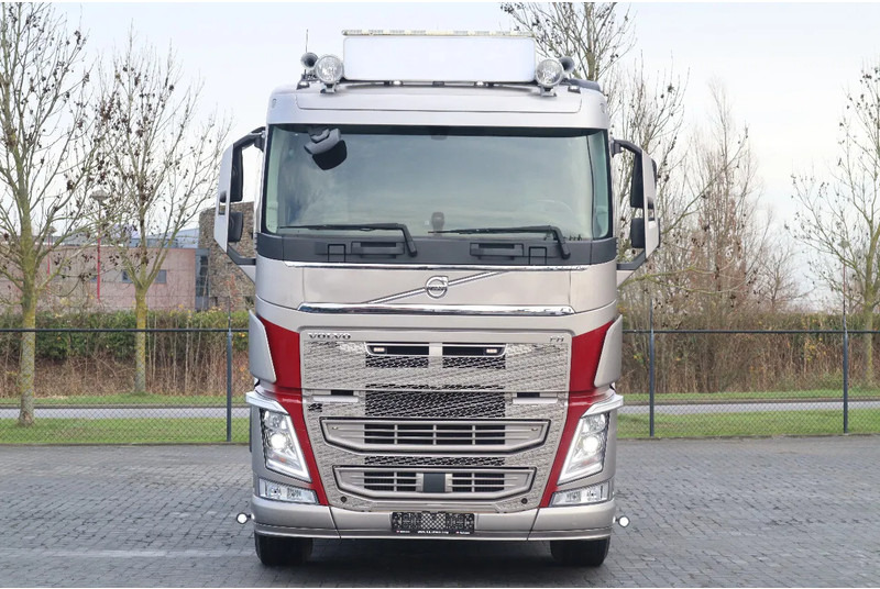 Volvo FH 540 | 6X4 | TANDEMLIFT | RETARDER | 80 TON | BIG AXLES | EURO 6 - Cabeza tractora: foto 2 Volvo FH 540 | 6X4 | TANDEMLIFT | RETARDER | 80 TON | BIG AXLES | EURO 6 - Cabeza tractora: foto 2