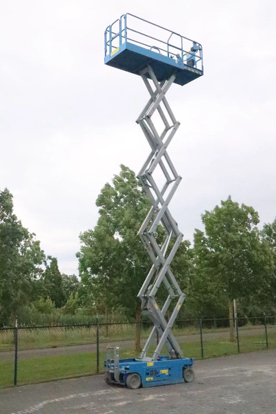 Plataforma de tijeras Genie GS-3246 | 12 METER | 318 KG: foto 8