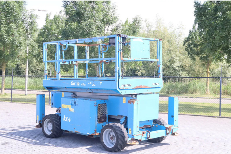 Genie GS-3369 RT | 12 METER | 454 kg - Plataforma de tijeras: foto 3 Genie GS-3369 RT | 12 METER | 454 kg - Plataforma de tijeras: foto 3