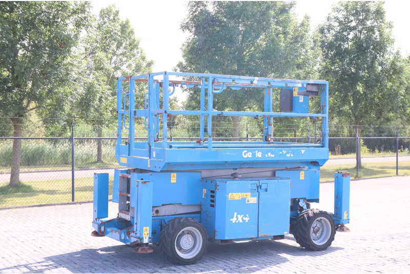 Genie GS-3369 RT | 12 METER | 454 kg - Plataforma de tijeras: foto 2 Genie GS-3369 RT | 12 METER | 454 kg - Plataforma de tijeras: foto 2