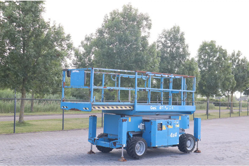 Genie GS-3369 RT | 12 METER | 454 kg - Plataforma de tijeras: foto 5 Genie GS-3369 RT | 12 METER | 454 kg - Plataforma de tijeras: foto 5