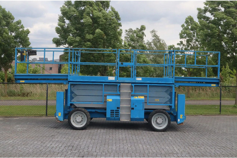 Genie GS-4390 RT | 15 METER | 680 KG - Plataforma de tijeras: foto 4 Genie GS-4390 RT | 15 METER | 680 KG - Plataforma de tijeras: foto 4