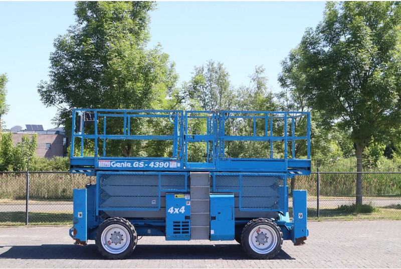 Genie GS-4390 RT | 15 METER | 680 KG - Plataforma de tijeras: foto 1 Genie GS-4390 RT | 15 METER | 680 KG - Plataforma de tijeras: foto 1