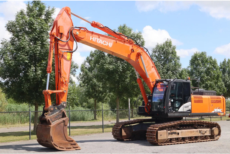 Hitachi ZX350LC-6 | GOOD UNDERCARRIAGE | BUCKET | HAMMERLINES - Excavadora de cadenas: foto 2 Hitachi ZX350LC-6 | GOOD UNDERCARRIAGE | BUCKET | HAMMERLINES - Excavadora de cadenas: foto 2