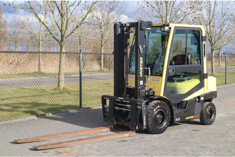Hyster H2.5 A | BOOM SUSPENSION | SIDESHIFT | FORK EXTENTIONS | FORK POSITIONERS - Carretilla elevadora diésel: foto 2 Hyster H2.5 A | BOOM SUSPENSION | SIDESHIFT | FORK EXTENTIONS | FORK POSITIONERS - Carretilla elevadora diésel: foto 2