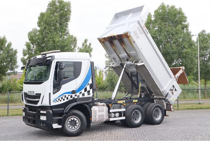 Iveco Stralis X-WAY 570 6X4 FULL STEEL BIG AXLES RETARDER EURO 6 - Camión volquete: foto 1 Iveco Stralis X-WAY 570 6X4 FULL STEEL BIG AXLES RETARDER EURO 6 - Camión volquete: foto 1