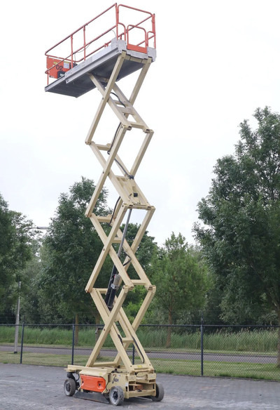 Plataforma de tijeras JLG 2646 ES | 10 METER | 450 KG: foto 9