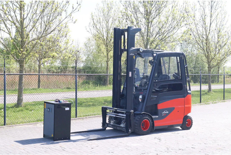 Linde E35 HL-01 | SIDESHIFT | POSITIONERS | LOW HOURS - Carretilla elevadora eléctrica: foto 2 Linde E35 HL-01 | SIDESHIFT | POSITIONERS | LOW HOURS - Carretilla elevadora eléctrica: foto 2
