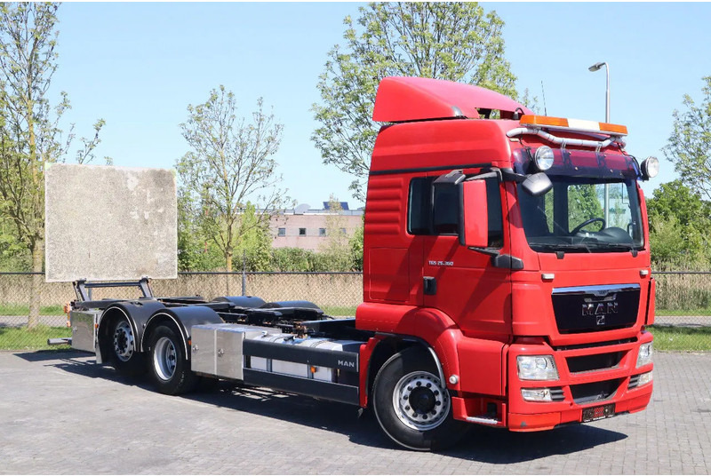 MAN TGS 26.360 | 6X2 | BDF | ONLY 80.000 KM! | EURO 5 - Camión portacontenedore/ Intercambiable: foto 2 MAN TGS 26.360 | 6X2 | BDF | ONLY 80.000 KM! | EURO 5 - Camión portacontenedore/ Intercambiable: foto 2