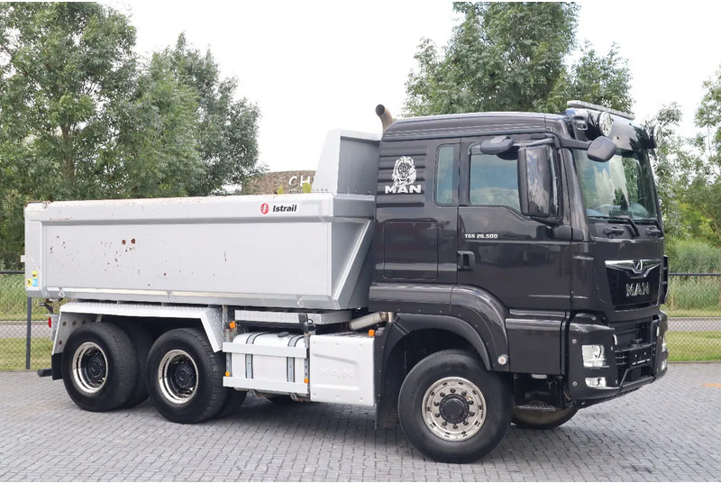 MAN TGS 26.500 | 6X6 | HYDRODRIVE | RETARDER | BIG AXLES | EURO 6 - Camión volquete: foto 2 MAN TGS 26.500 | 6X6 | HYDRODRIVE | RETARDER | BIG AXLES | EURO 6 - Camión volquete: foto 2