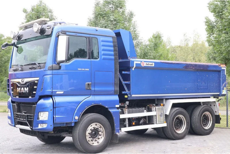 MAN TGX 26.560 6X4 BIG AXLES RETARDER ONLY 169.000 KM - Camión volquete: foto 2 MAN TGX 26.560 6X4 BIG AXLES RETARDER ONLY 169.000 KM - Camión volquete: foto 2