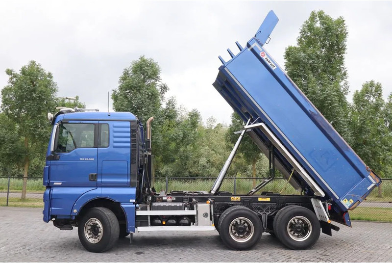 MAN TGX 26.560 6X4 BIG AXLES RETARDER ONLY 169.000 KM - Camión volquete: foto 3 MAN TGX 26.560 6X4 BIG AXLES RETARDER ONLY 169.000 KM - Camión volquete: foto 3