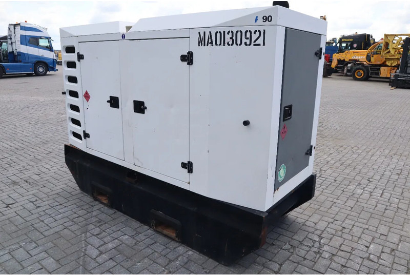 SDMO R90C3 | 90 KVA | 400 V - Generador industriale: foto 5 SDMO R90C3 | 90 KVA | 400 V - Generador industriale: foto 5