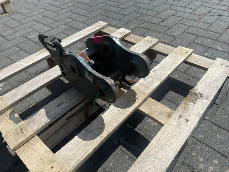 Cizalla de demolición para Maquinaria de construcción SMP S30 | HALF-AUTO QUICK COUPLER | SNELWISSEL | VOLVO EC18: foto 8