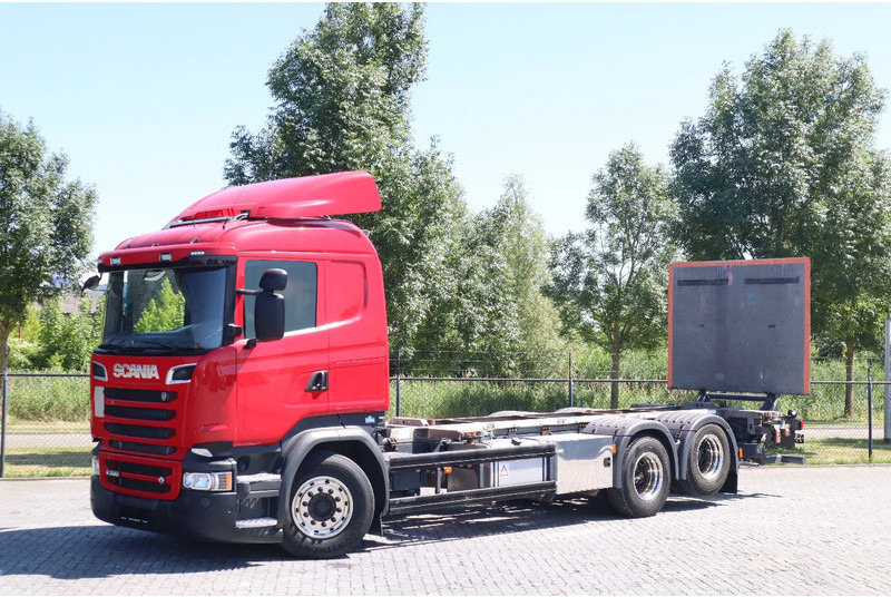 Scania R580 V8 | 6X2 | BDF | RETARDER | TAILLIFT | EURO 6 - Camión portacontenedore/ Intercambiable: foto 1 Scania R580 V8 | 6X2 | BDF | RETARDER | TAILLIFT | EURO 6 - Camión portacontenedore/ Intercambiable: foto 1