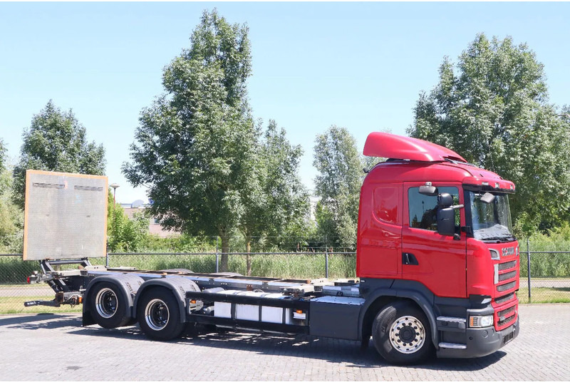 Scania R580 V8 | 6X2 | BDF | RETARDER | TAILLIFT | EURO 6 - Camión chasis: foto 3 Scania R580 V8 | 6X2 | BDF | RETARDER | TAILLIFT | EURO 6 - Camión chasis: foto 3