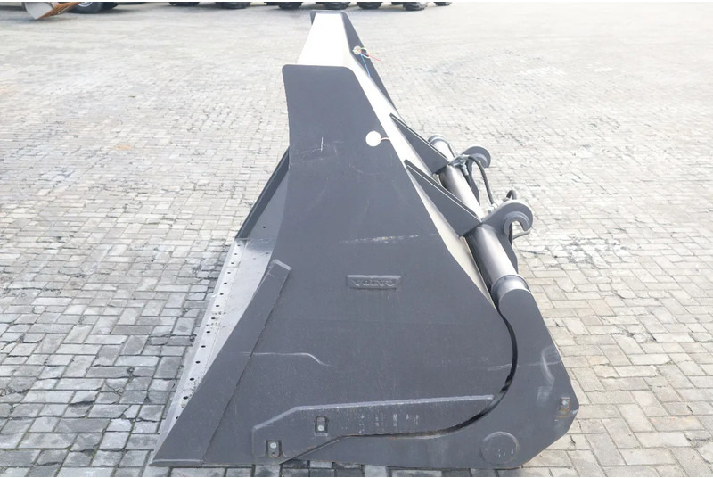 Volvo 3 M3 | HIGH TIP BUCKET | HOCHKIPPSCHAUFEL | HOOGKIEPBAK | NEW - Cazo para Maquinaria de construcción: foto 4 Volvo 3 M3 | HIGH TIP BUCKET | HOCHKIPPSCHAUFEL | HOOGKIEPBAK | NEW - Cazo para Maquinaria de construcción: foto 4