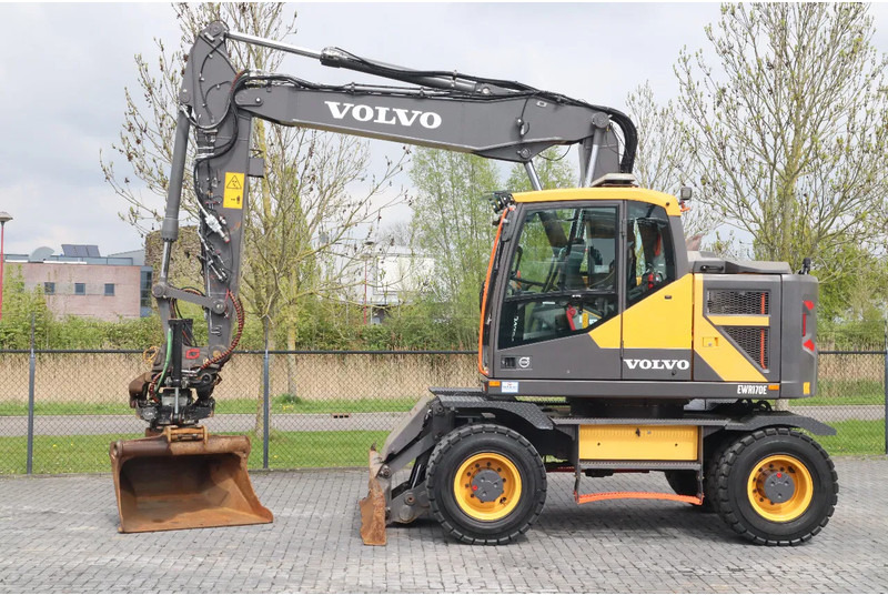 Volvo EWR 170 E | ROTOTILT | BUCKET | DOZERBLADE | TRAILER HYDR - Excavadora de ruedas: foto 1 Volvo EWR 170 E | ROTOTILT | BUCKET | DOZERBLADE | TRAILER HYDR - Excavadora de ruedas: foto 1