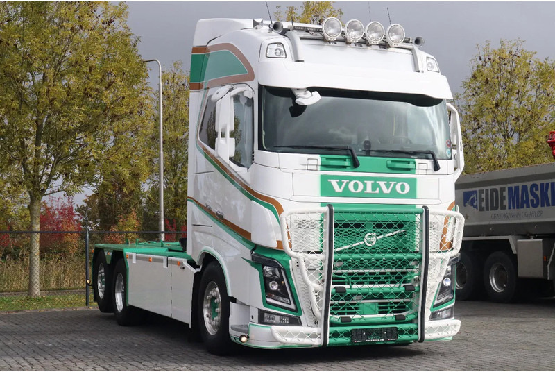 Volvo FH 16.750 | 6X2*4 | RETARDER | STEERING AXLE | JOAB HOOK | EURO 6 - Camión multibasculante: foto 2 Volvo FH 16.750 | 6X2*4 | RETARDER | STEERING AXLE | JOAB HOOK | EURO 6 - Camión multibasculante: foto 2