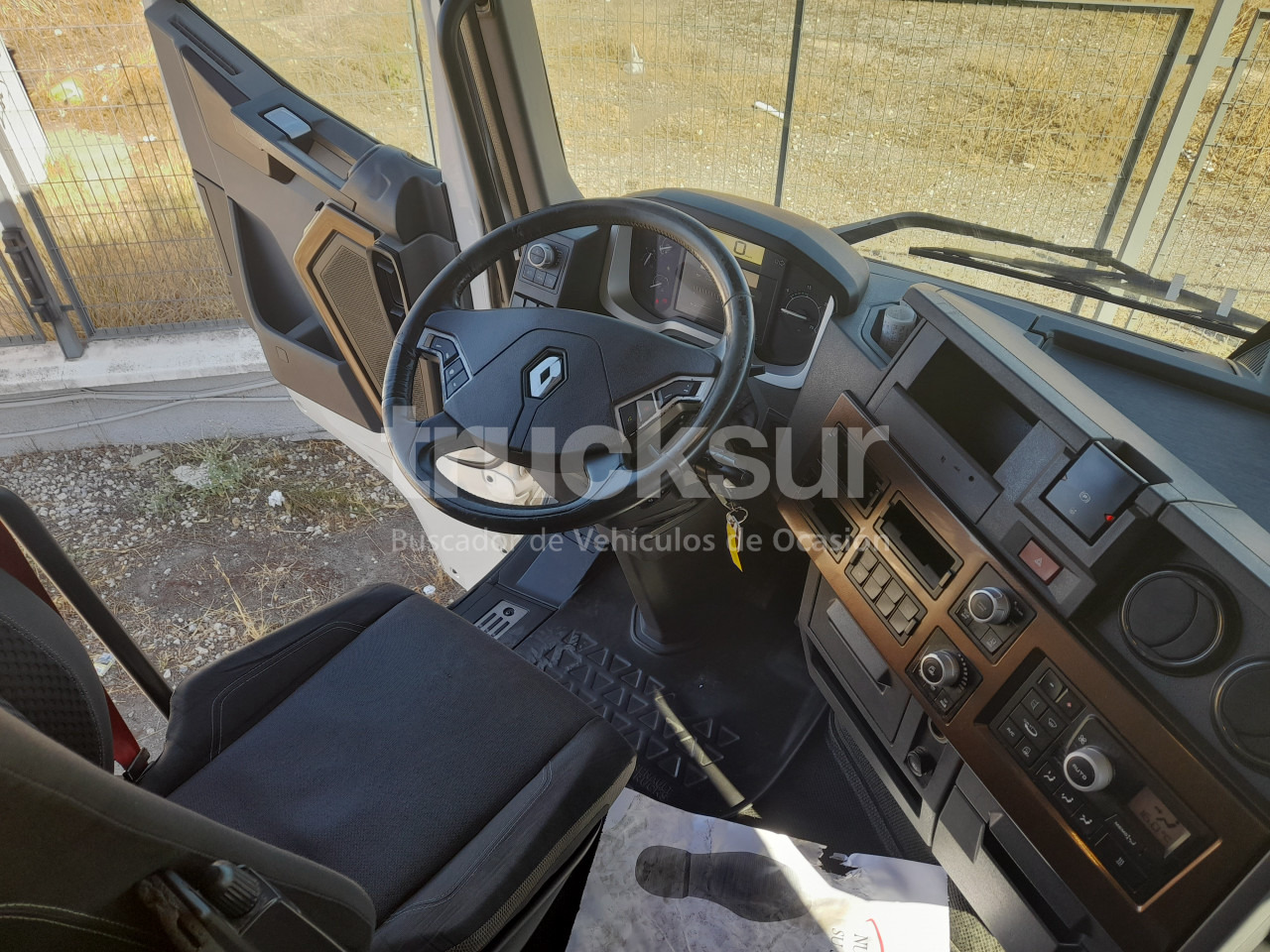 Cabeza tractora RENAULT T520 HIGH SLEEPER CAB: foto 9