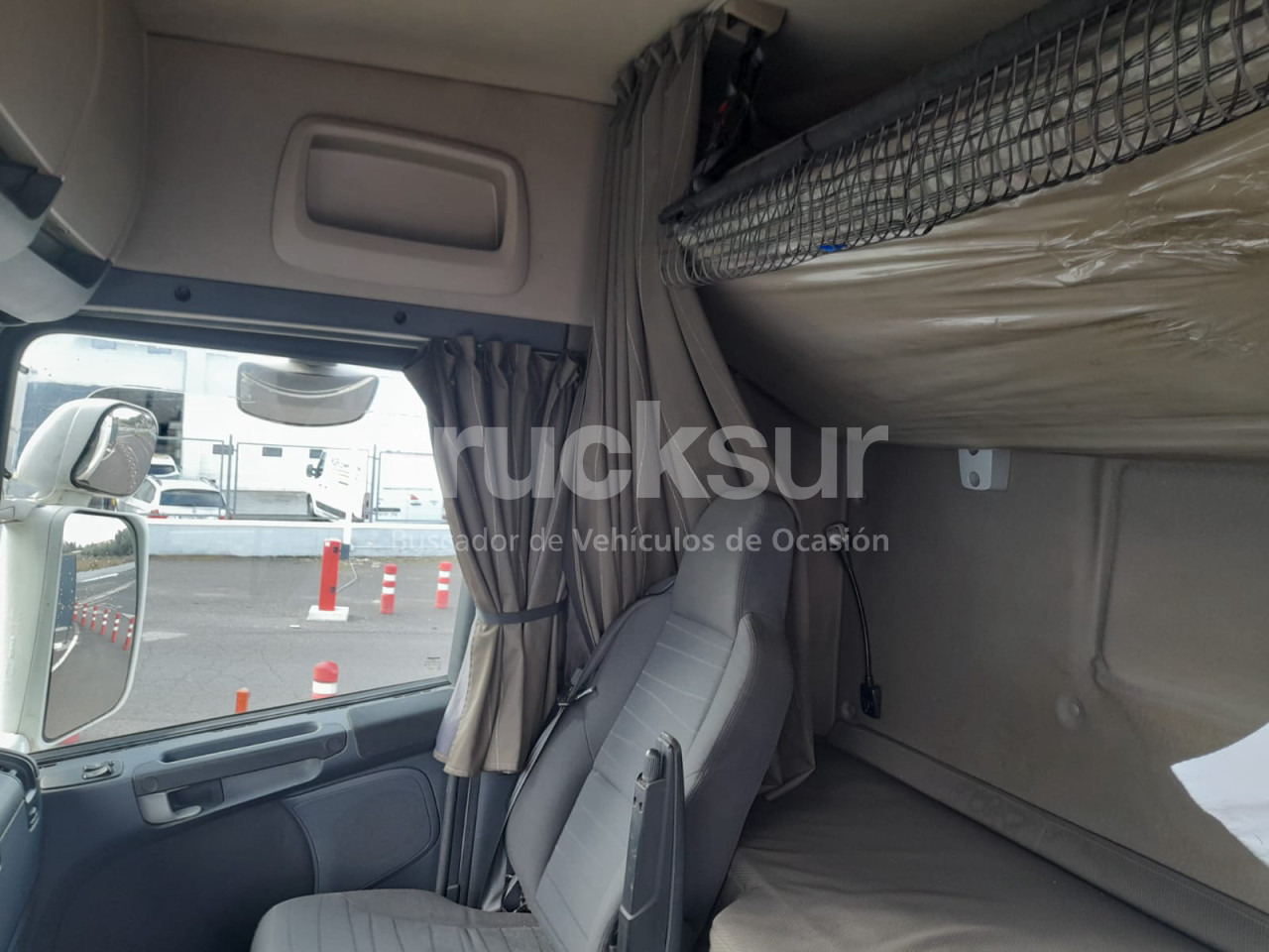 Cabeza tractora SCANIA R520: foto 9