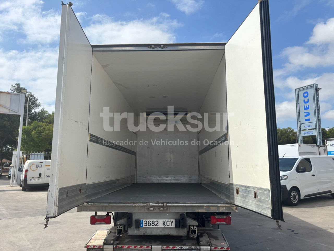 Camión caja cerrada IVECO DAILY 70C18: foto 7 Camión caja cerrada IVECO DAILY 70C18: foto 7